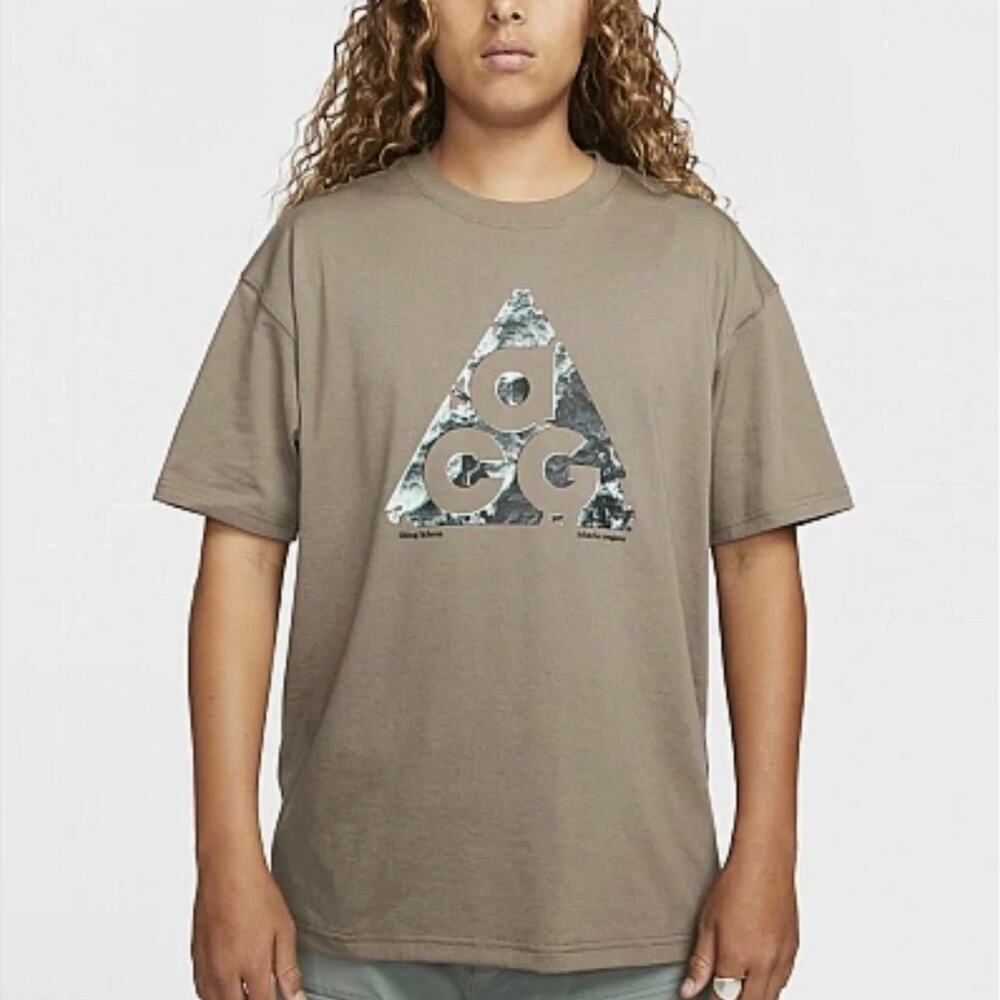 Nike ACG Mount Hood Graphic T-Shirt Men’s Sz Medium Gray Outdoors Streetwwear